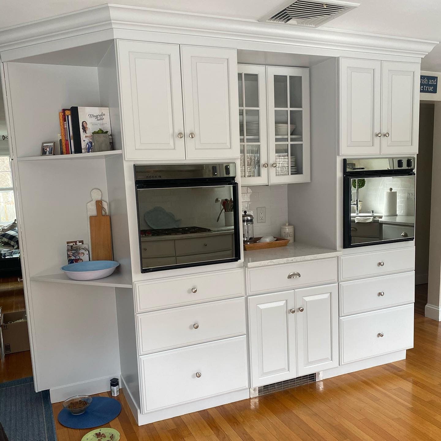 White built-in oven cabinets
